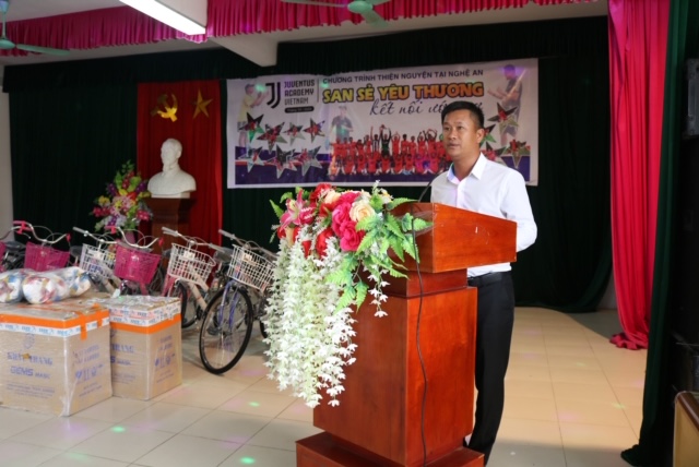 Học viện Bóng đá Juventus Việt Nam (Vũng Tàu) U13 tổ chức chương trình thiện nguyện “San sẻ yêu thương, kết nối ước mơ” tại tỉnh Nghệ An